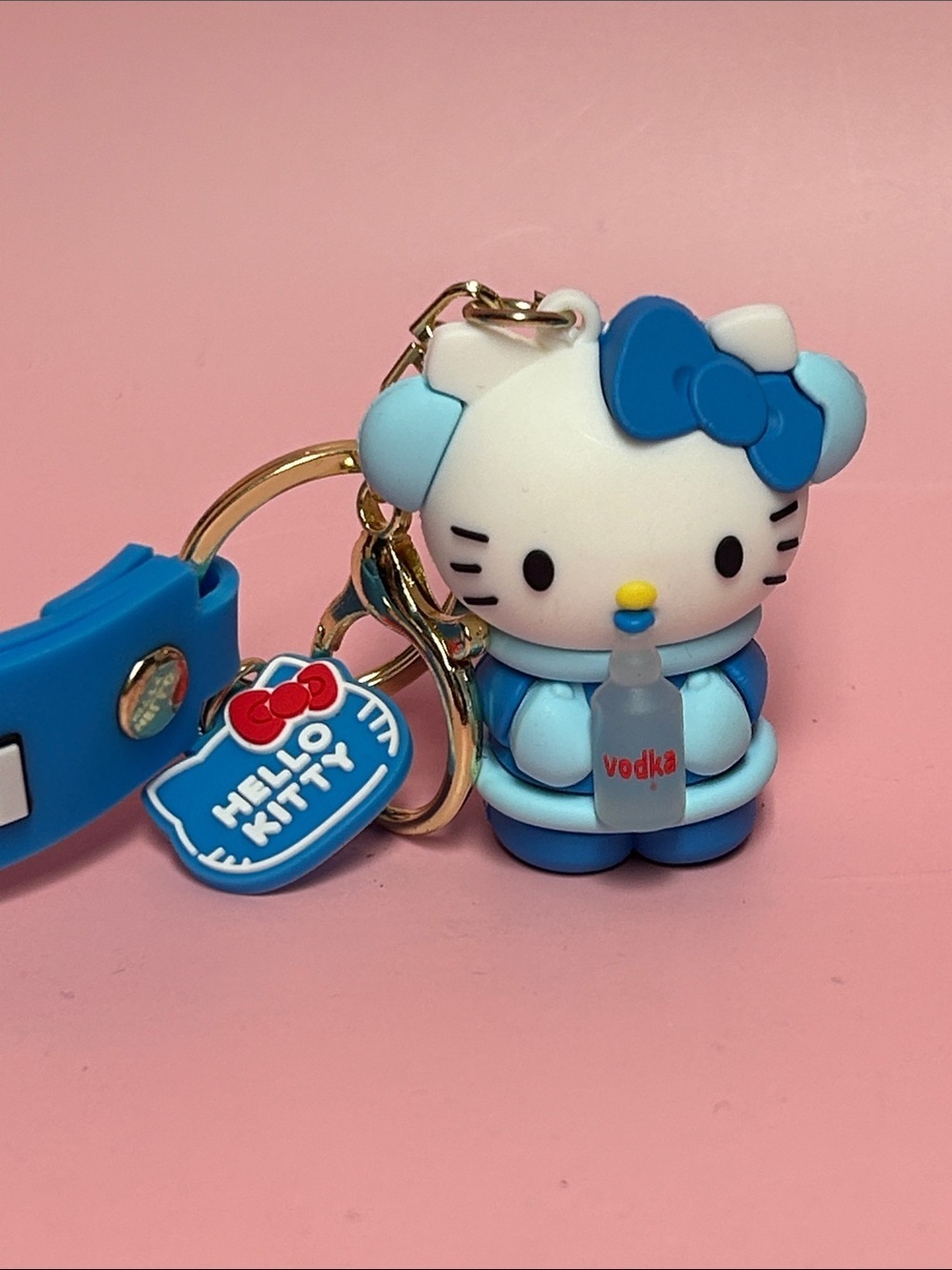 🔥🔥Kawaii Hello Kitty with vodka bottle Keychain